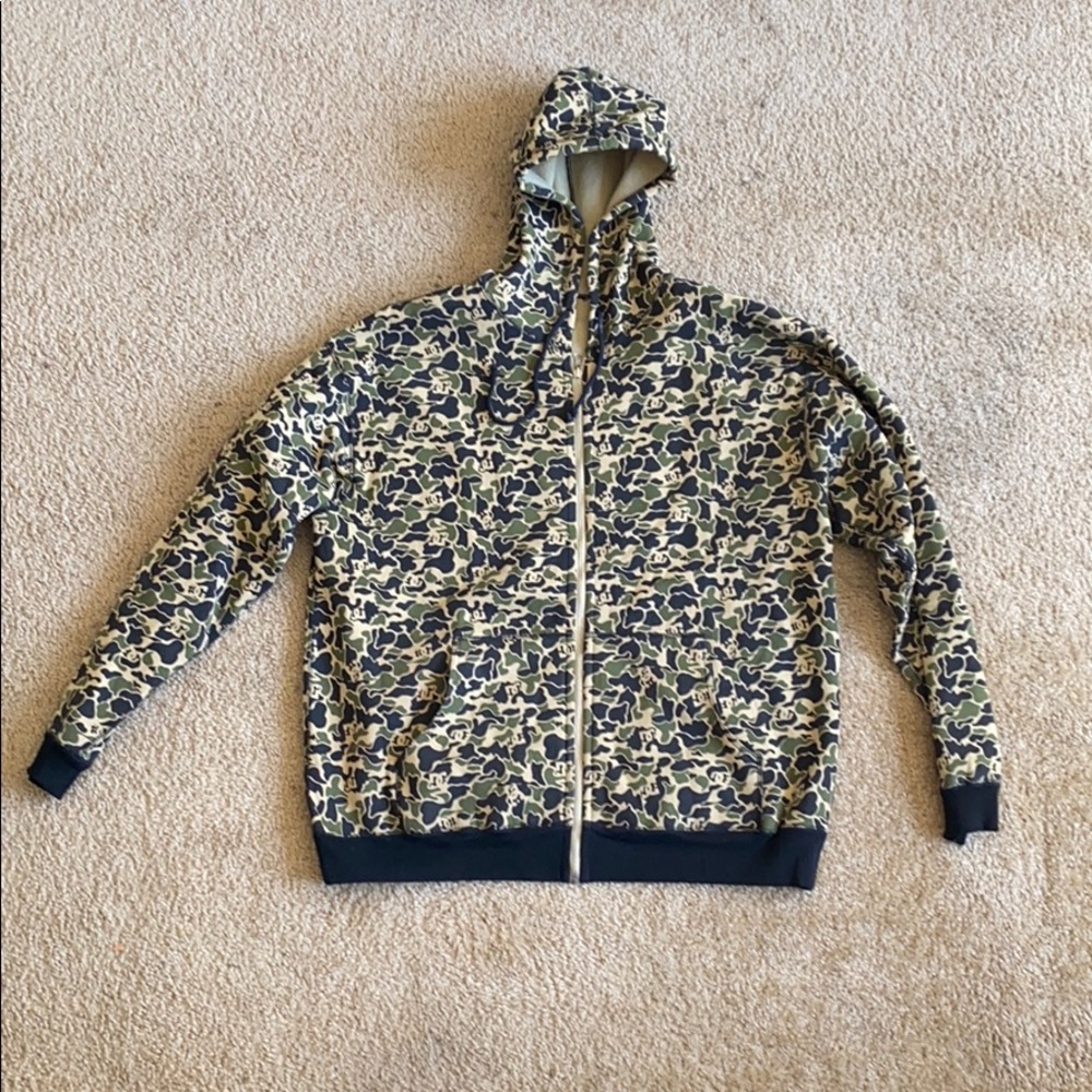 A DC (skatebrand) hoodie